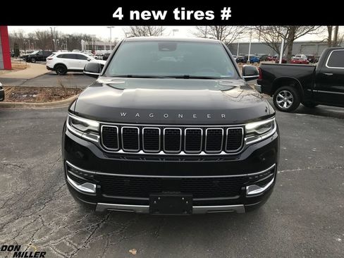 Used 2022 Jeep Wagoneer Series III w/ Flexible Seating Group image 2