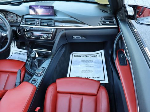 Used 2015 BMW M4 Convertible image 20