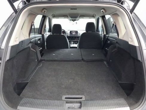 Used 2024 Nissan Rogue SV image 26