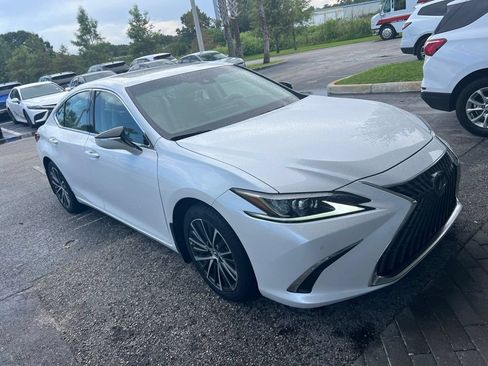 Used 2023 Lexus ES 350 w/ Premium Package FWD image 2