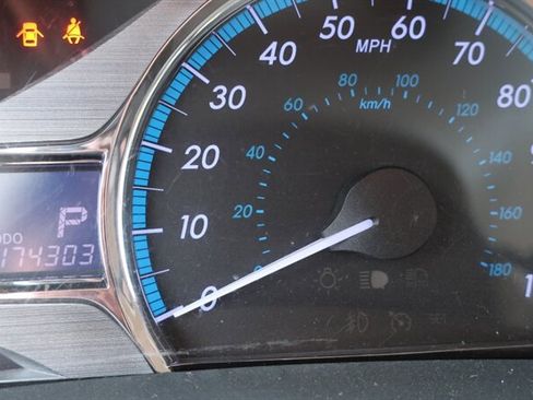 Used 2011 Toyota Sienna XLE w/ Premium Pkg image 19