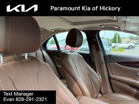 Used 2017 Mercedes-Benz E 300 4MATIC image 5