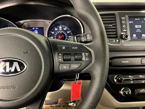 Used 2020 Kia Sedona L FWD image 12