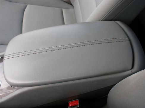Used 2021 Chevrolet Malibu LT FWD image 42