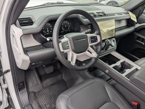 New 2026 Land Rover Defender 110 X-Dynamic SE AWD/4WD image 3