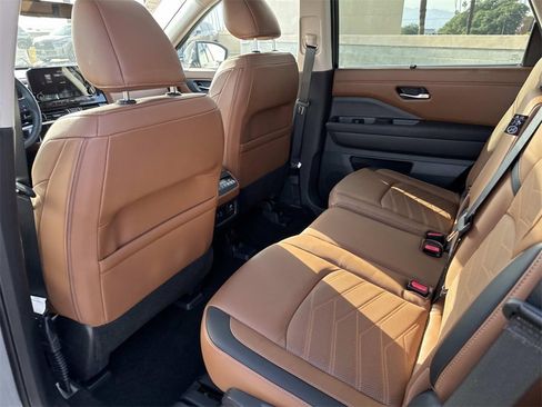 Used 2024 Nissan Pathfinder Platinum w/ Cargo Package image 11