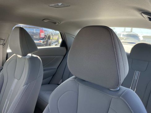 Certified 2024 Hyundai Elantra Blue image 22