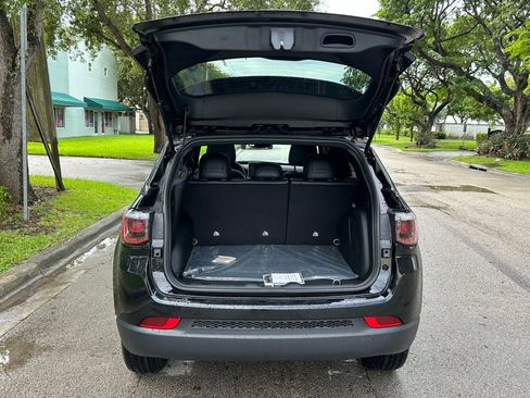 New 2025 Jeep Compass Latitude w/ Sun & Sound Group image 40