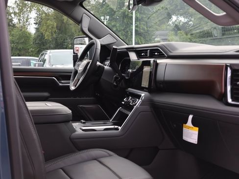 New 2025 GMC Sierra 2500 Denali w/ Denali Reserve Package image 47