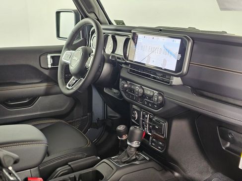 New 2026 Jeep Wrangler Unlimited Sahara AWD/4WD image 39