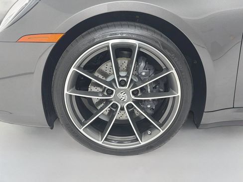 Certified 2022 Porsche 911 Carrera w/ Premium Package RWD image 32