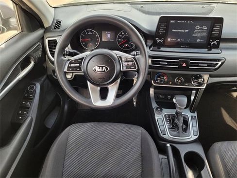 Used 2021 Kia Seltos LX image 18