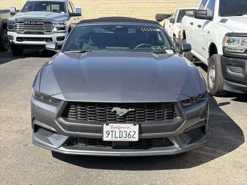 Used 2025 Ford Mustang Convertible RWD image 2