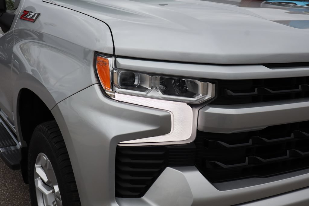 Used 2022 Chevrolet Silverado 1500 RST w/ Z71 Off-Road Package AWD/4WD image 2