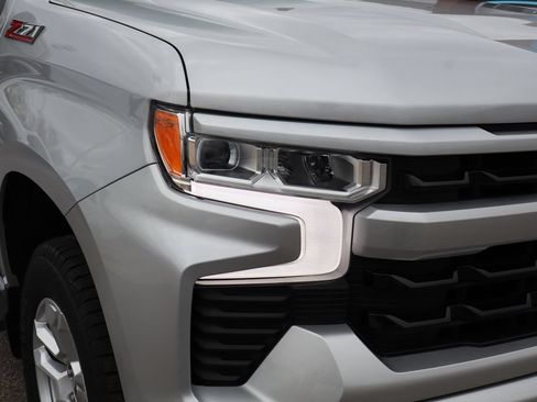 Used 2022 Chevrolet Silverado 1500 RST w/ Z71 Off-Road Package AWD/4WD image 2