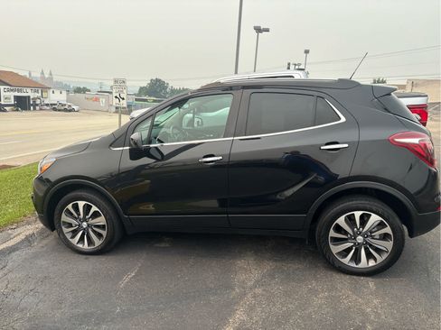 Used 2022 Buick Encore Preferred w/ Safety Package AWD/4WD image 4
