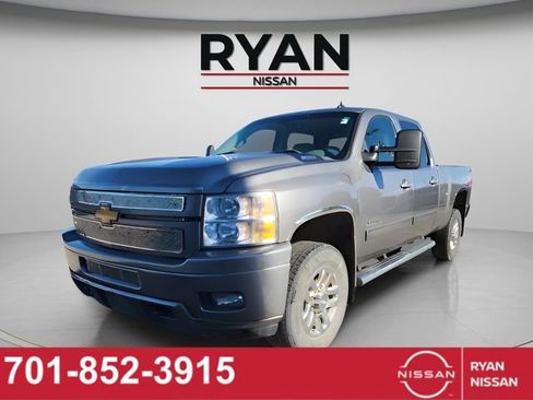 Used 2014 Chevrolet Silverado 2500 LTZ AWD/4WD image 2