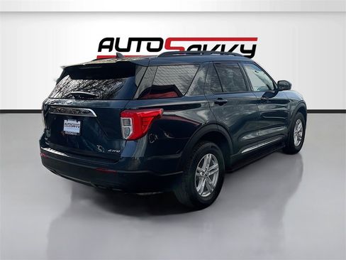 Used 2023 Ford Explorer XLT image 7