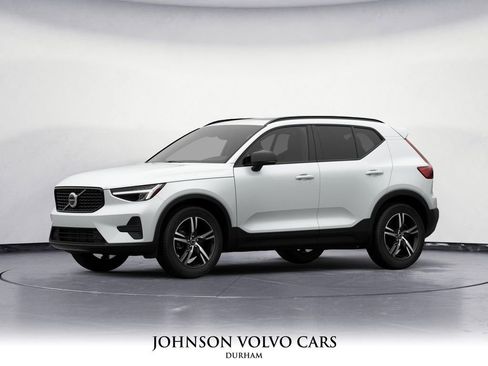 New 2026 Volvo XC40 B5 Core w/ Climate Package image 1