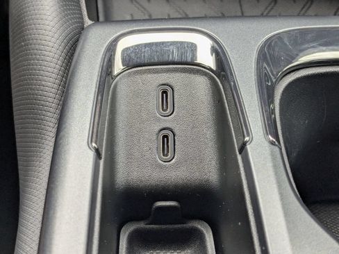 Certified 2024 Chevrolet Equinox EV RS FWD image 30