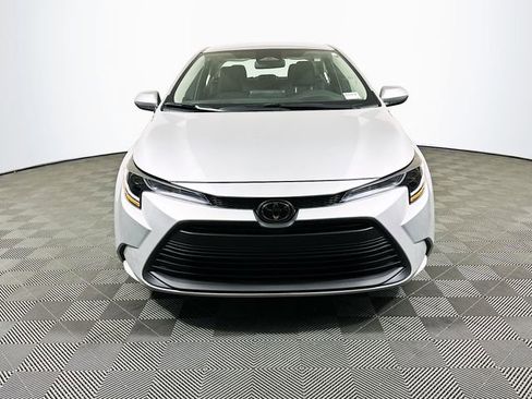 Certified 2025 Toyota Corolla LE image 3