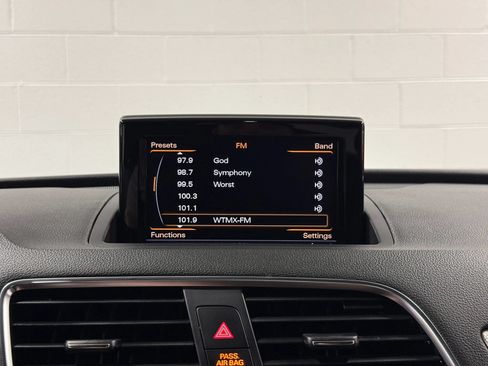 Used 2017 Audi Q3 2.0T Prestige w/ Prestige Package AWD/4WD image 33