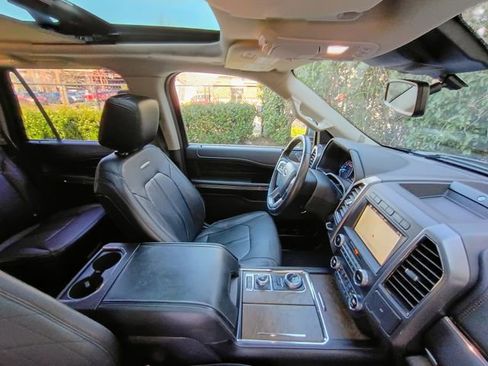 Used 2019 Ford Expedition Platinum image 50