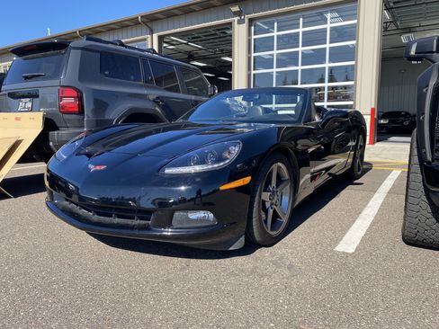 Used 2006 Chevrolet Corvette Convertible w/ Preferred Equipment Group image 4