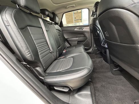 Used 2025 Kia Sportage SX image 17