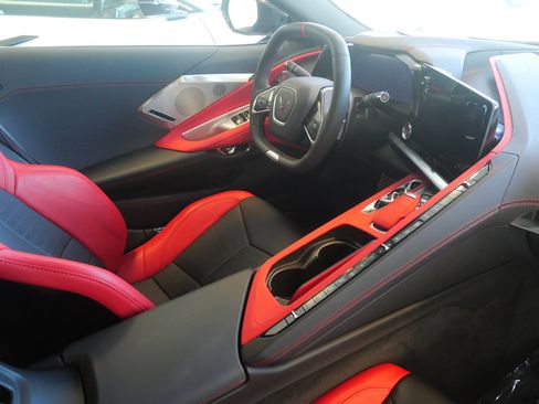 Used 2024 Chevrolet Corvette Z06 RWD image 15