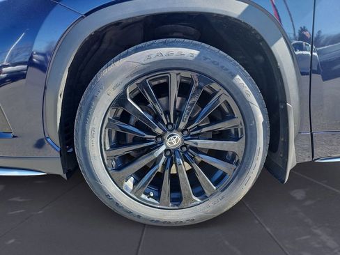 Used 2023 Toyota Highlander XSE AWD/4WD image 14