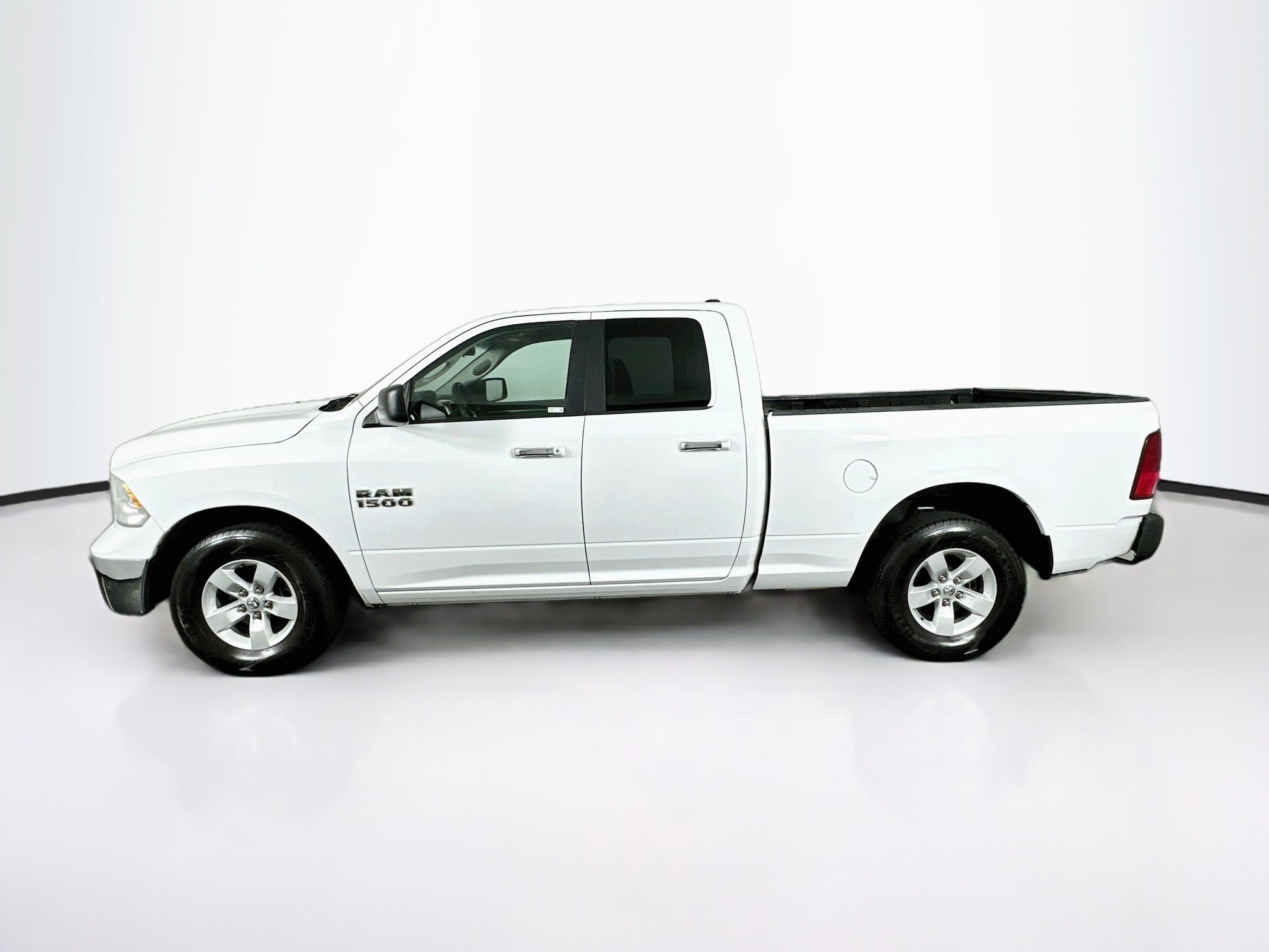 Used 2018 RAM 1500 Classic SLT RWD image 4