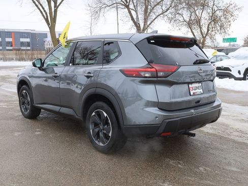 Used 2024 Nissan Rogue SV image 7