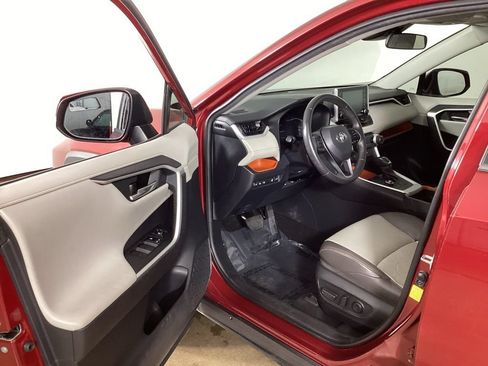 Used 2020 Toyota RAV4 Adventure w/ Convenience Package AWD/4WD image 9