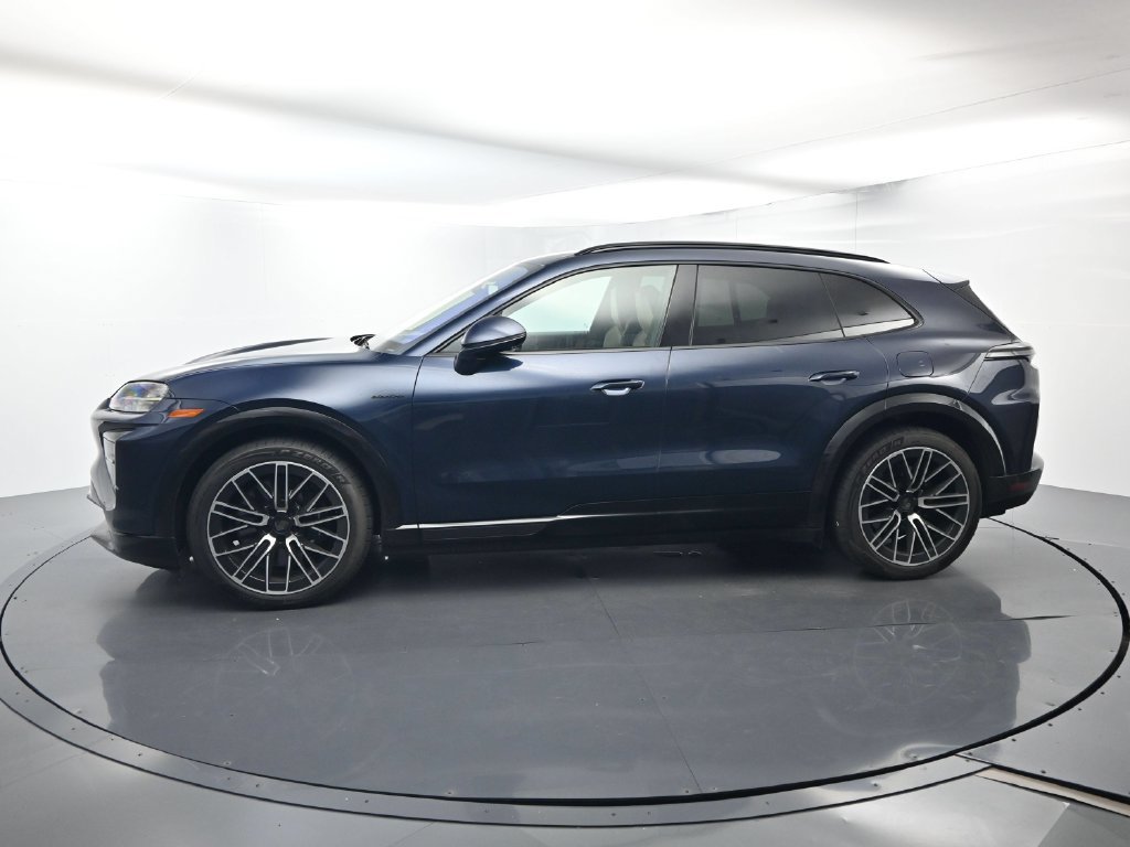 Certified 2026 Porsche Cayenne Turbo AWD/4WD image 2