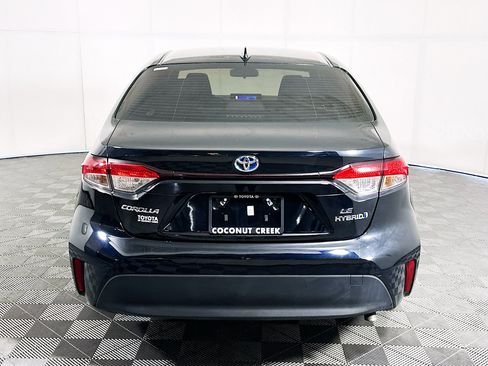 Used 2024 Toyota Corolla LE FWD image 4
