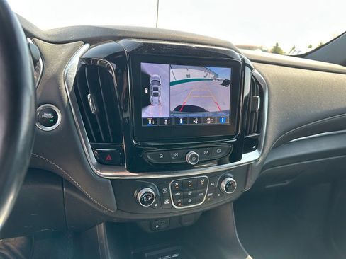 Used 2023 Chevrolet Traverse LT AWD/4WD image 17