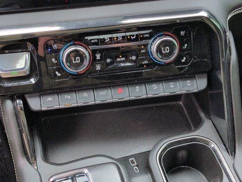 Used 2022 GMC Sierra 1500 AT4X image 17