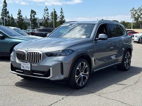 Used 2026 BMW X5 xDrive50e w/ Parking Assistance Package AWD/4WD image 2