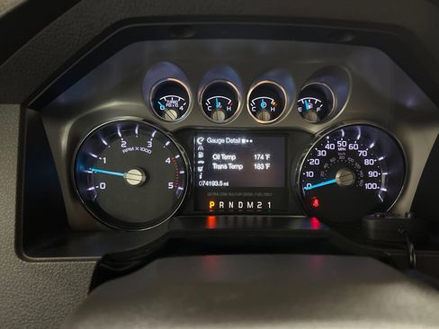 Used 2015 Ford F350 Platinum w/ Platinum Package image 17