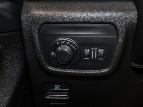 Certified 2023 Jeep Grand Cherokee L Laredo AWD/4WD image 12
