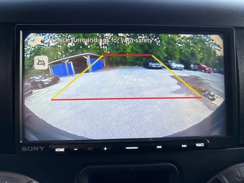 Used 2018 Jeep Wrangler Unlimited Sport image 16