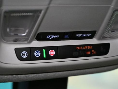 Used 2021 Chevrolet Traverse LS FWD image 39