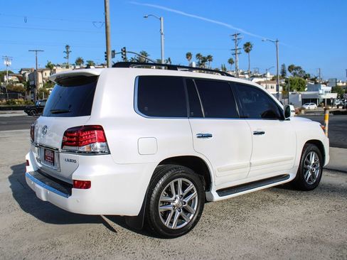 Used 2015 Lexus LX 570 4WD w/ Luxury Package image 6