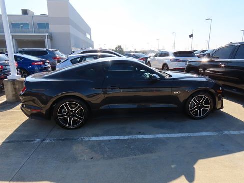 Certified 2022 Ford Mustang GT Premium image 9