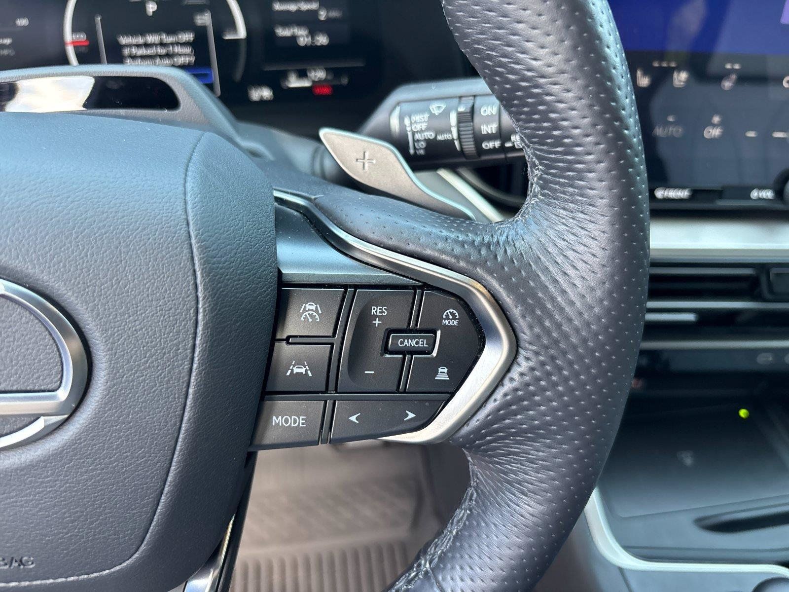 Used 2025 Lexus TX 500h AWD w/ Technology Package image 20