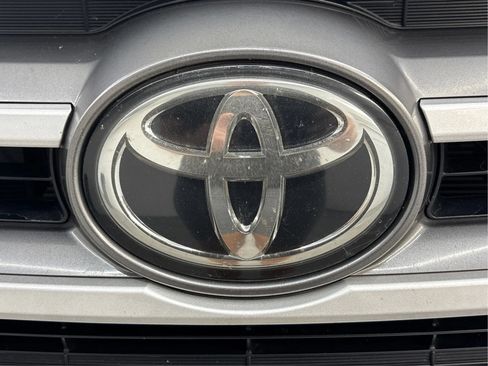 Used 2019 Toyota Highlander XLE AWD/4WD image 34