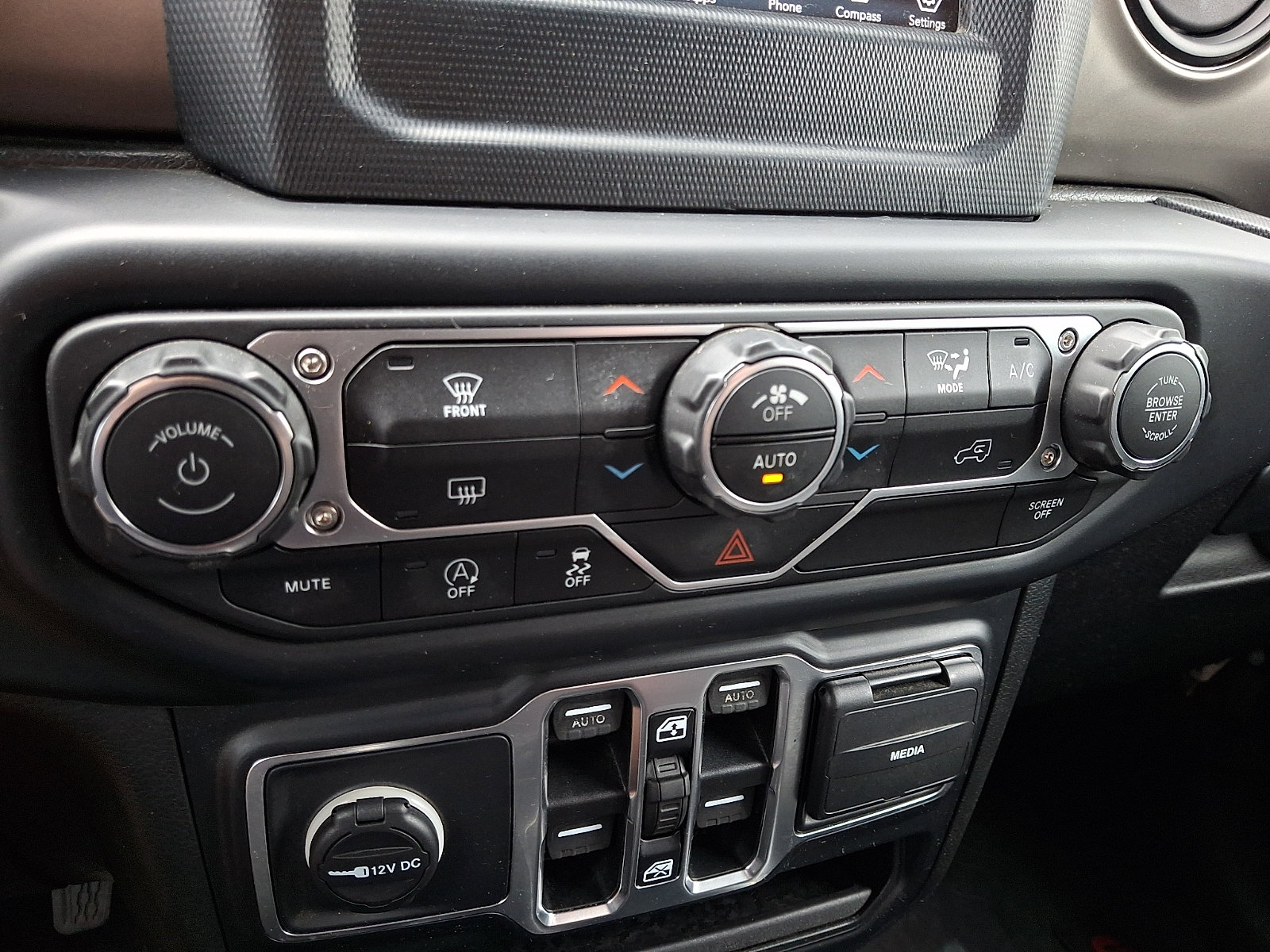 Used 2019 Jeep Wrangler Unlimited Sport S AWD/4WD image 15