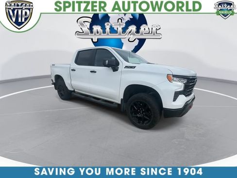 Used 2024 Chevrolet Silverado 1500 LT Trail Boss w/ Convenience Package II AWD/4WD image 2