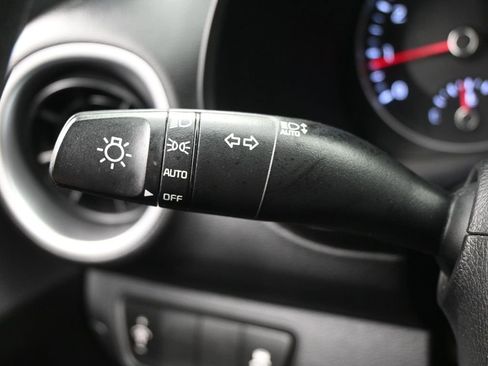 Used 2022 Kia Forte LXS image 18